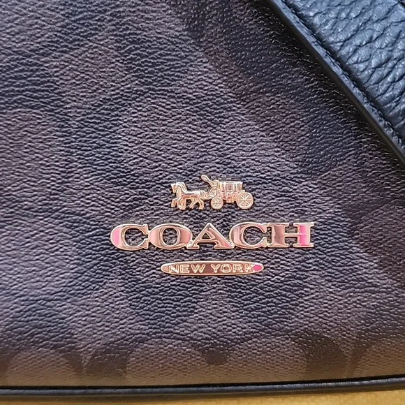 Coach Set - Picture 5 of 9